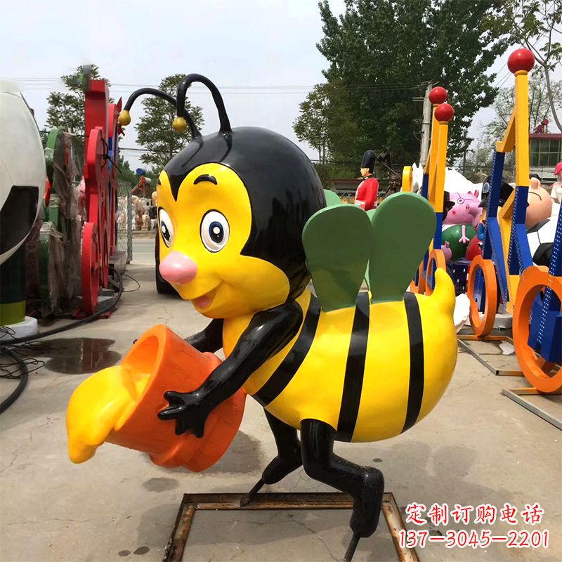 青海玻璃钢采蜜的蜜蜂雕塑