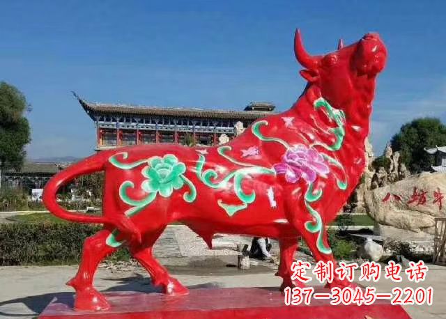 青海玻璃钢红牛雕塑