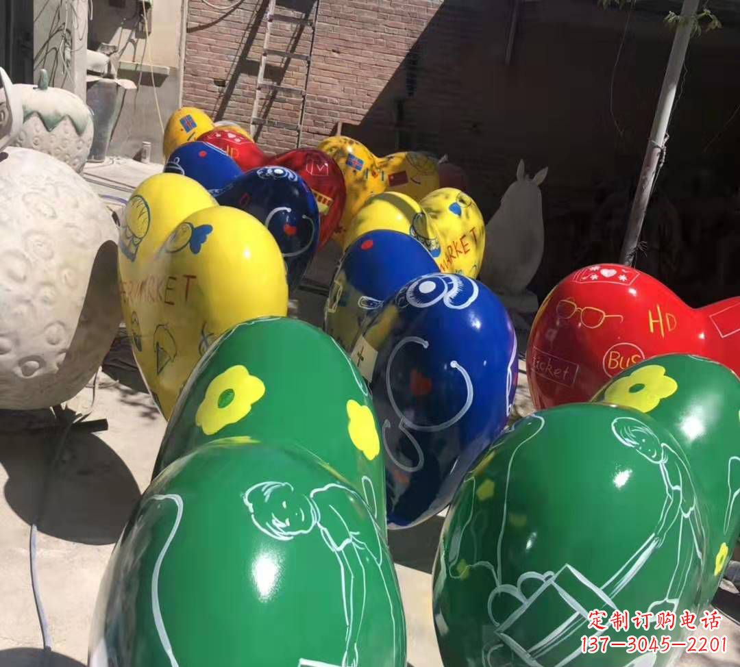 青海玻璃钢彩绘气球雕塑