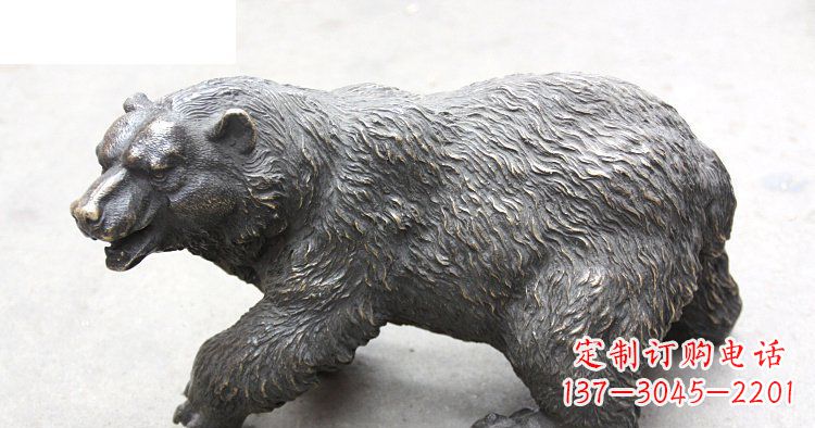 青海以玻璃钢制作的北极熊雕塑
