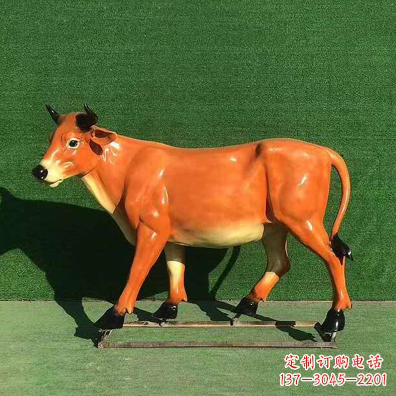 青海玻璃钢材料制作的动物雕塑