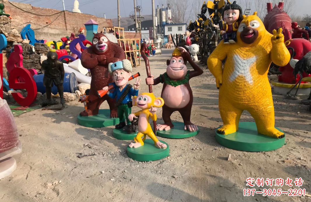 青海玻璃钢仿真卡通熊二雕塑