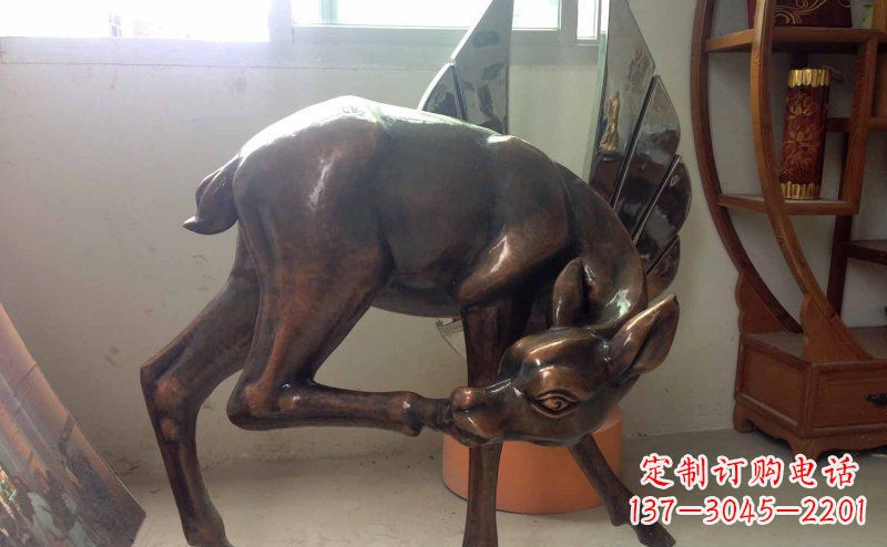 青海玻璃钢小鹿仿铜动物雕塑