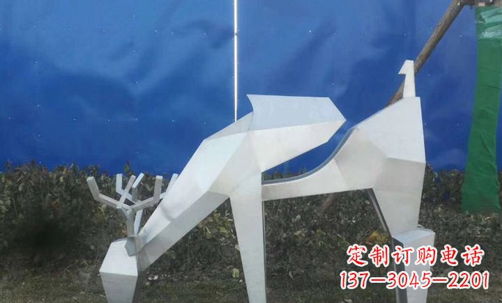青海梅花鹿不锈钢不规则雕塑的传奇