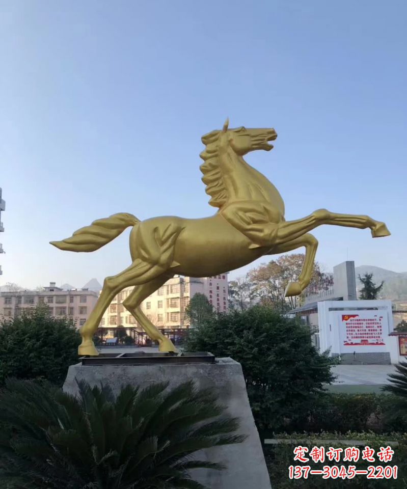 青海不锈钢城市广场的马雕塑——一个给城市带来新鲜感的艺术作品