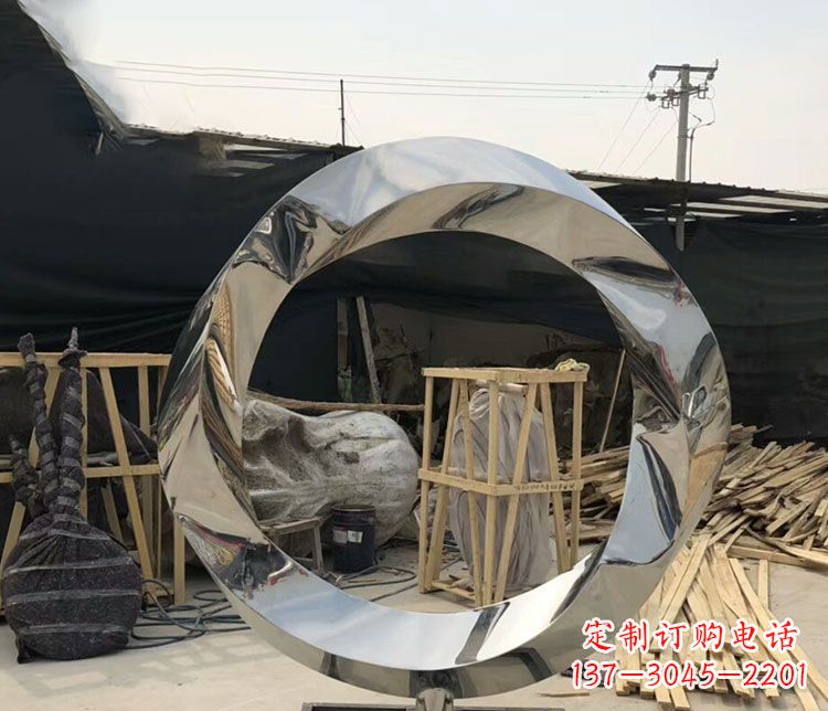 青海不锈钢抽象镜面圆环雕塑