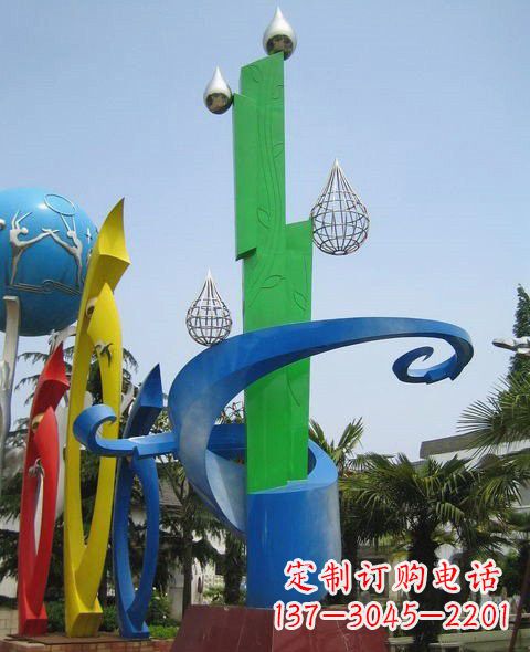 青海不锈钢抽象水滴和植物雕塑