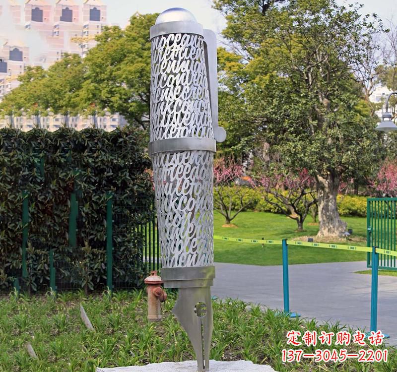 青海精致不锈钢钢笔雕塑