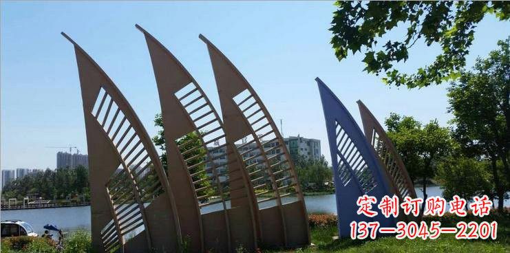 青海不锈钢公园的船帆雕塑