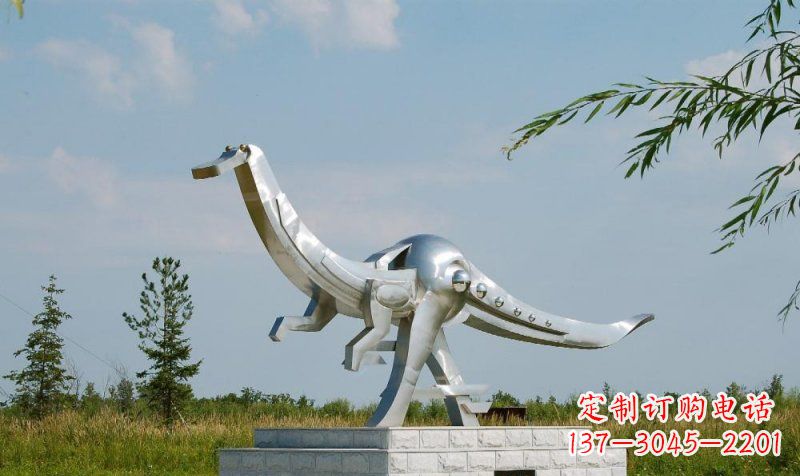 青海不锈钢鸭嘴龙雕塑艺术与自然完美结合