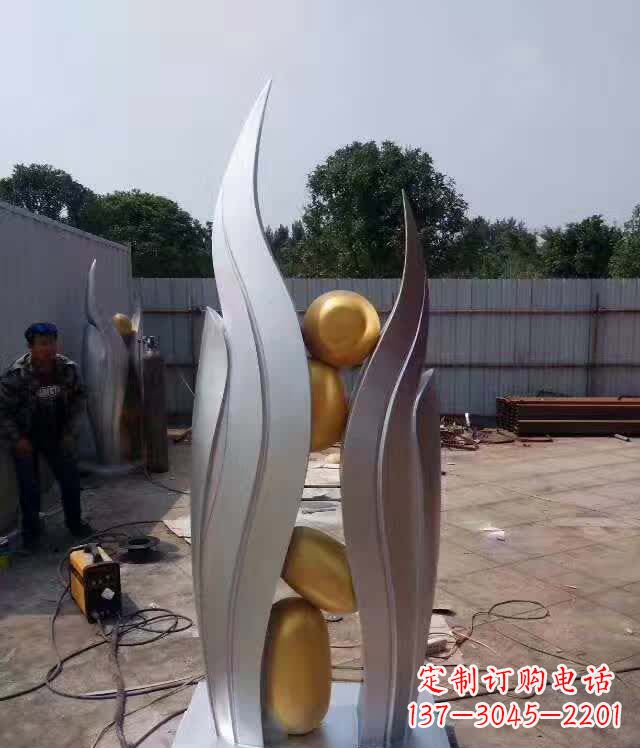 青海不锈钢广场翅膀雕塑象征着自由之翼