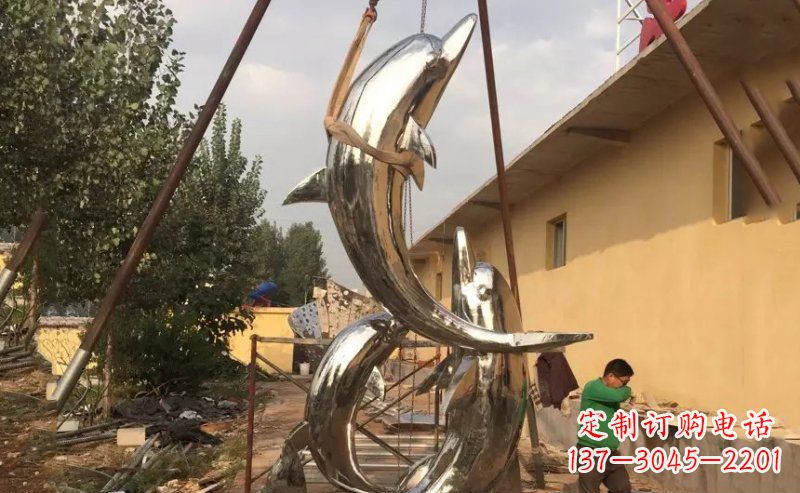 青海不锈钢海豚雕塑美丽而又神秘