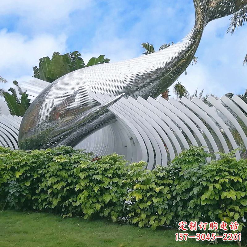 青海海豚雕塑镜面鲸鱼创意动物景观