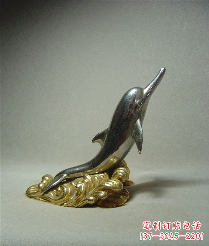 青海海豚雕塑艺术的海洋之美