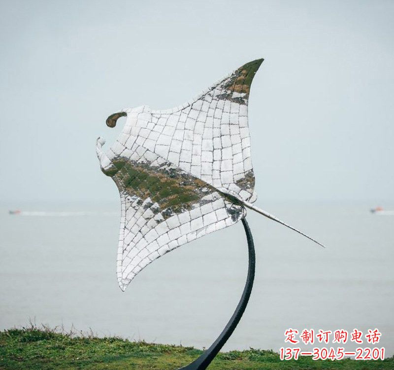 青海不锈钢海洋动物蝠鲼雕塑艺术与环保的完美结合