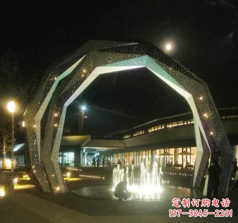 青海不锈钢户外拱门雕塑精美线条点缀美景