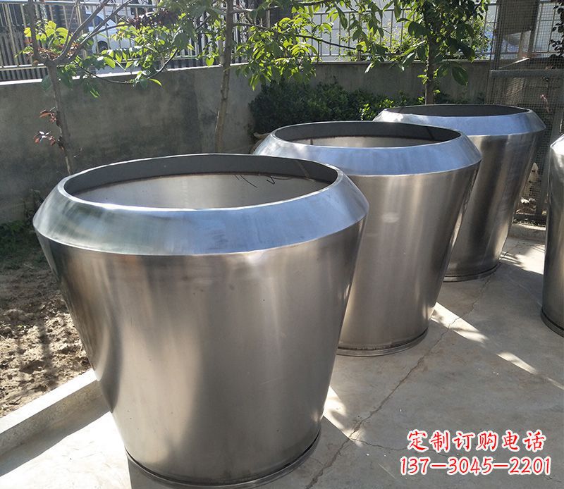 青海不锈钢花盆雕塑给你的家园增添一份独特的美