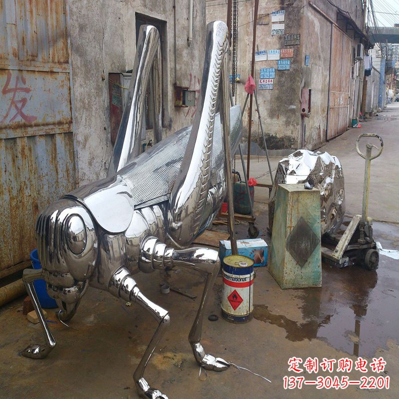 青海不锈钢蝗虫雕塑营造美好的自然环境