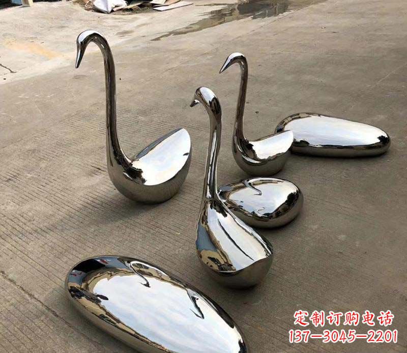 青海精美绝伦的鹅卵石雕塑