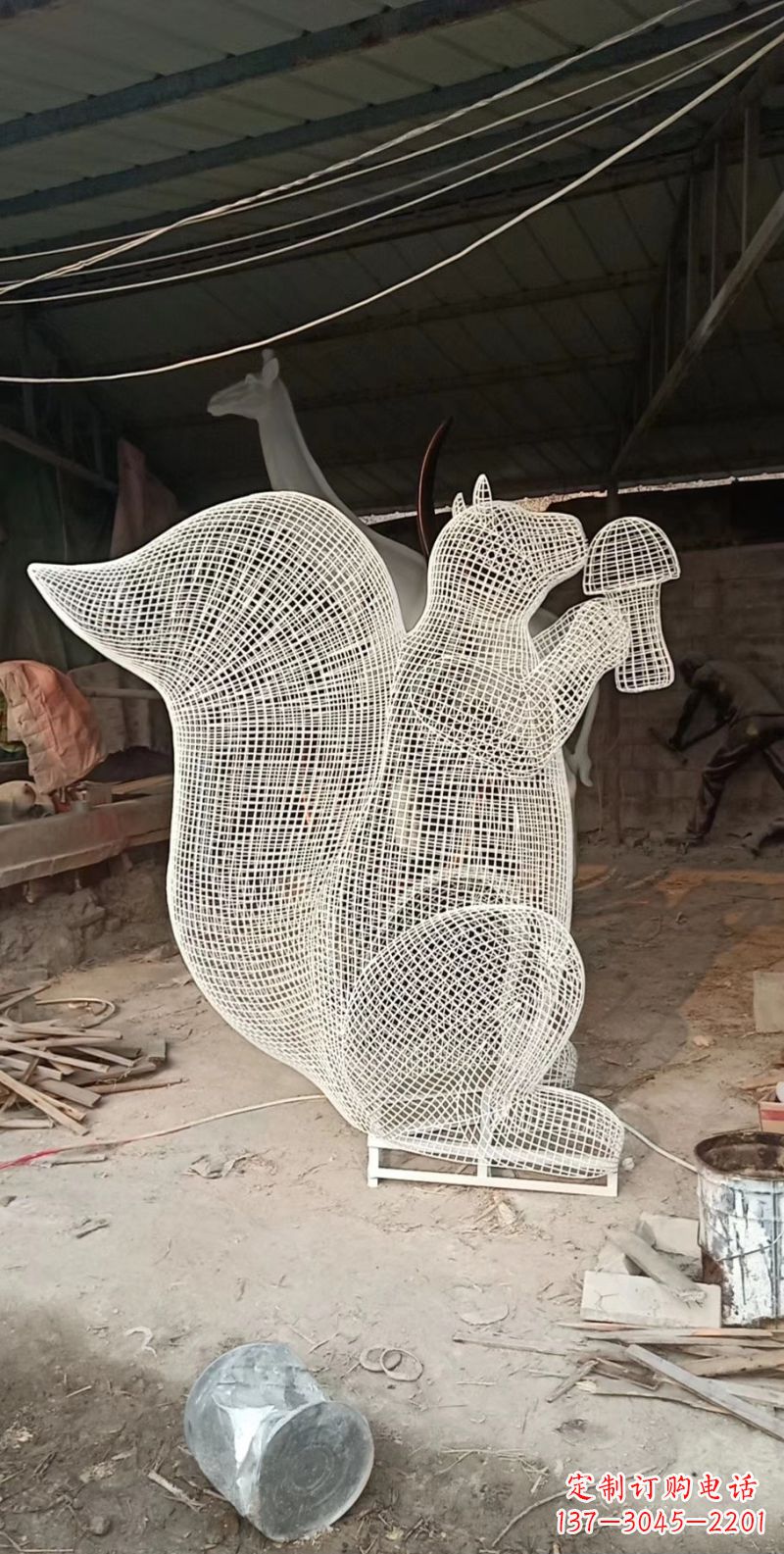 青海不锈钢松鼠雕塑精美的艺术作品