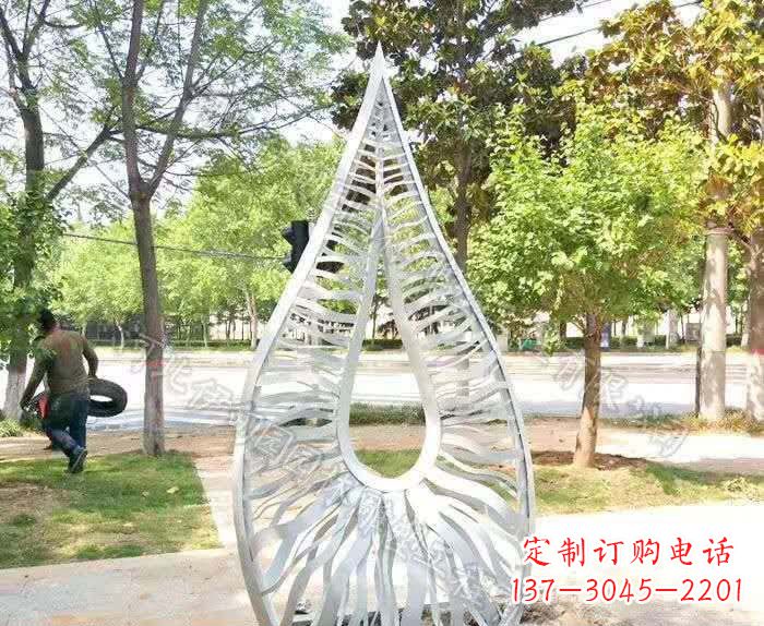 青海精致不锈钢水滴雕塑