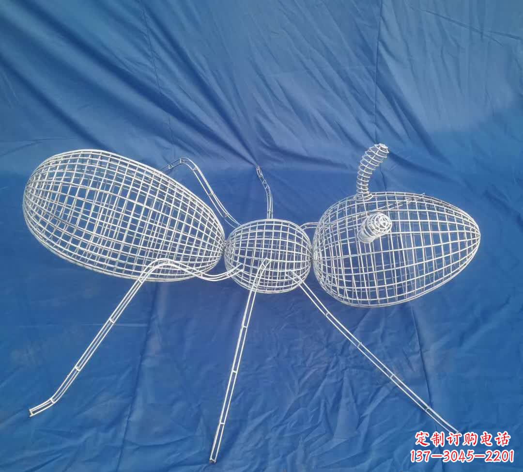 青海不锈钢蚂蚁镂空雕塑1