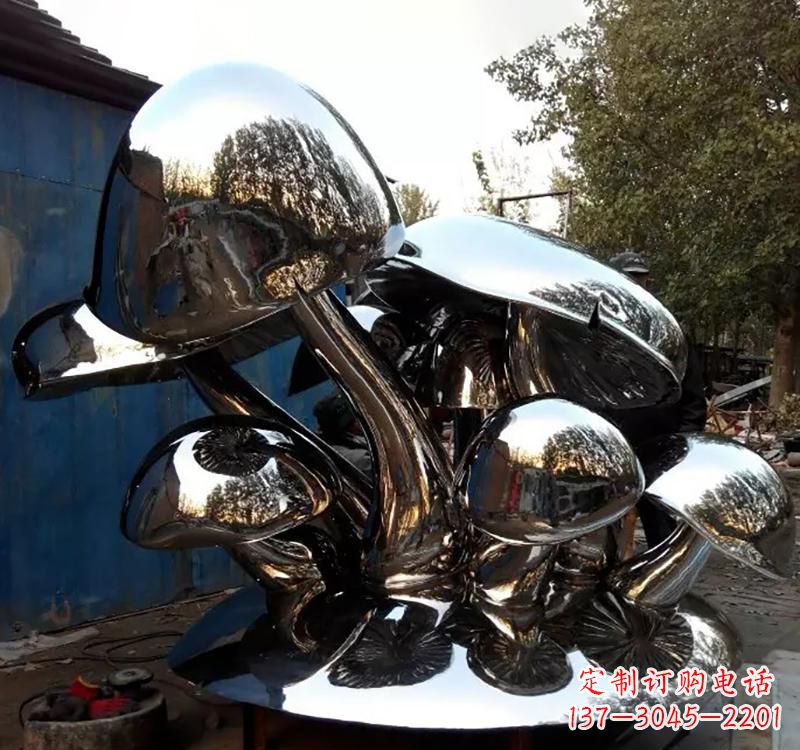 青海不锈钢蘑菇雕塑给空间增添活力
