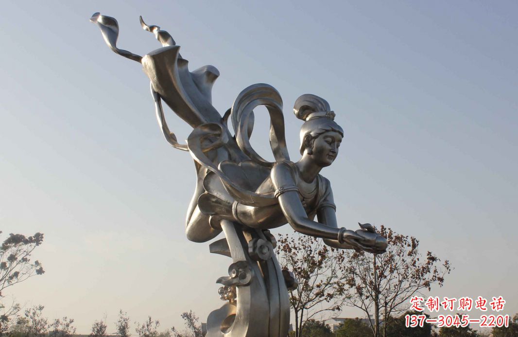 青海不锈钢蟠桃祈福广场雕塑