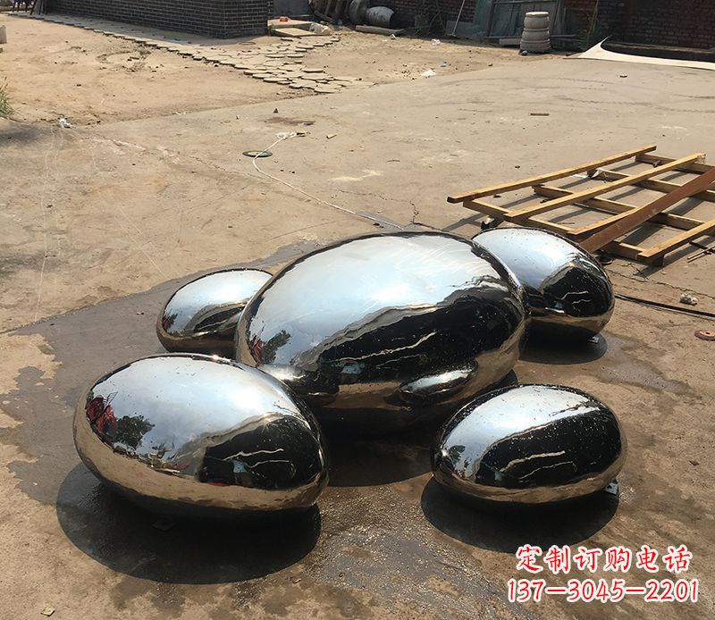 青海不锈钢水滴雕塑给景观增添独特魅力