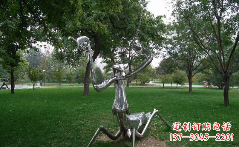 青海不锈钢螳螂古朴雅致的雕塑