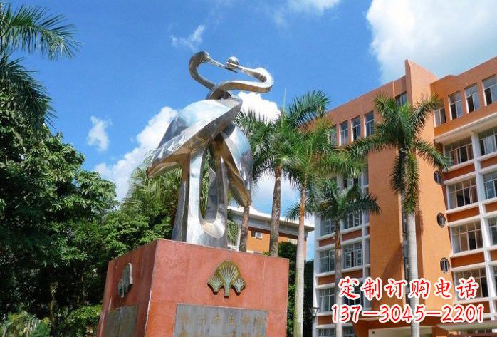 青海不锈钢仙鹤雕塑美丽而神秘