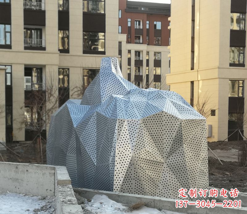 青海不锈钢小区假山雕塑雕塑点缀小区美景