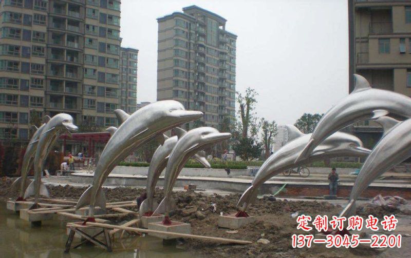 青海海豚雕塑——欣赏不锈钢小区的精美绝伦