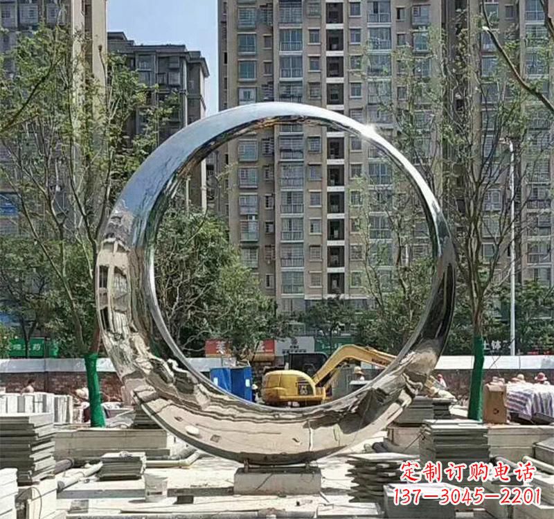 青海不锈钢艺术圆环雕塑——艺术的精粹