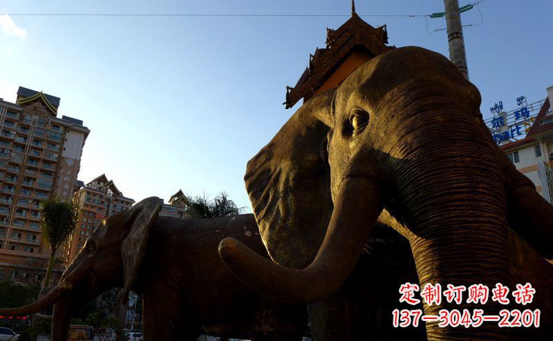 青海步行街上的大象雕塑——给街道带来活力