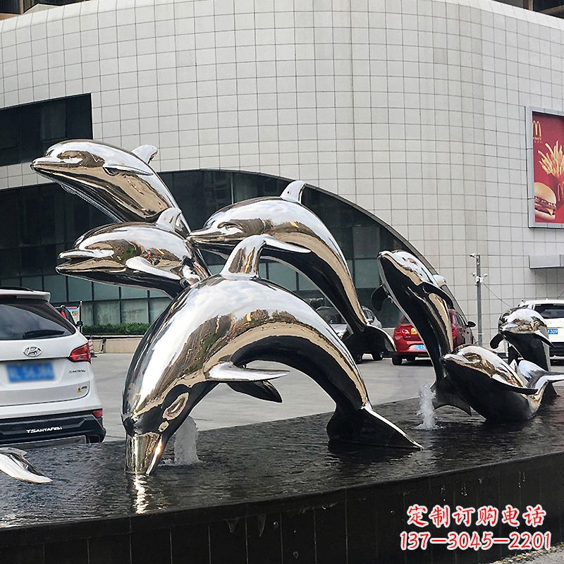 青海海豚雕塑点亮城市商场的不锈钢镜面水景