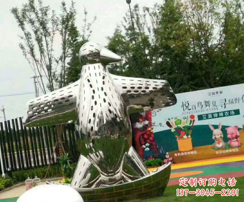 青海企鹅的精美雕塑
