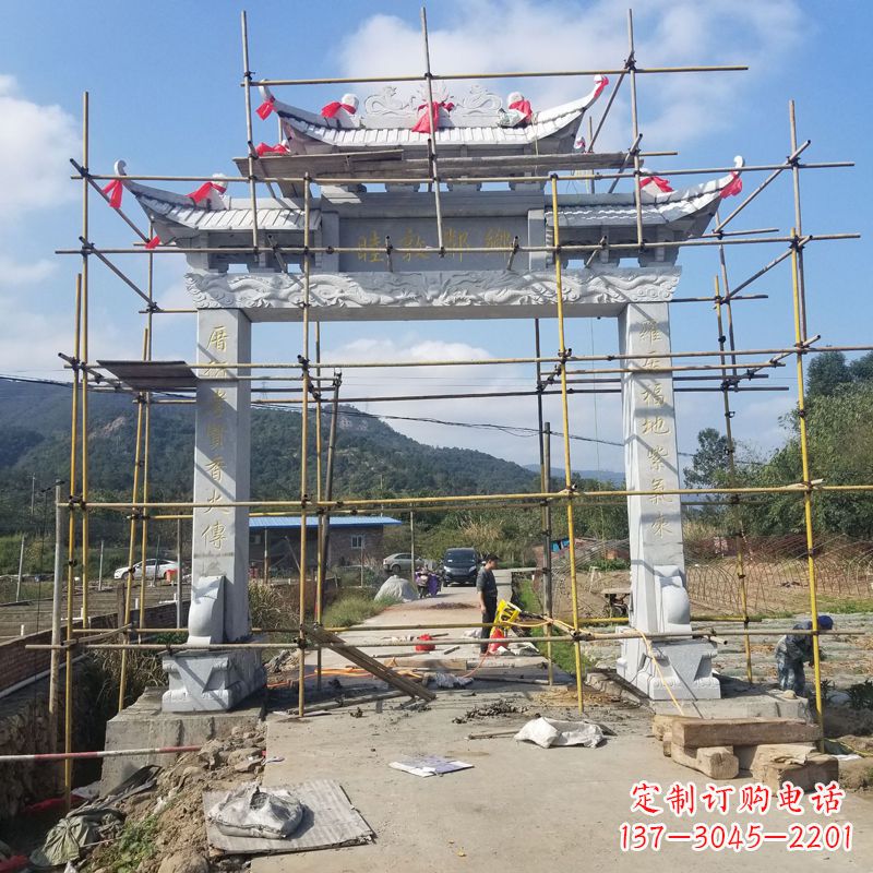 青海村庄石牌坊雕塑传承民间文化