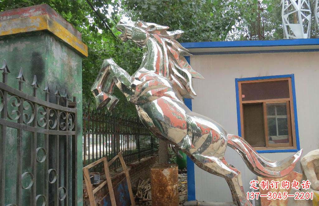 青海优雅凌厉的不锈钢奔跑马雕塑