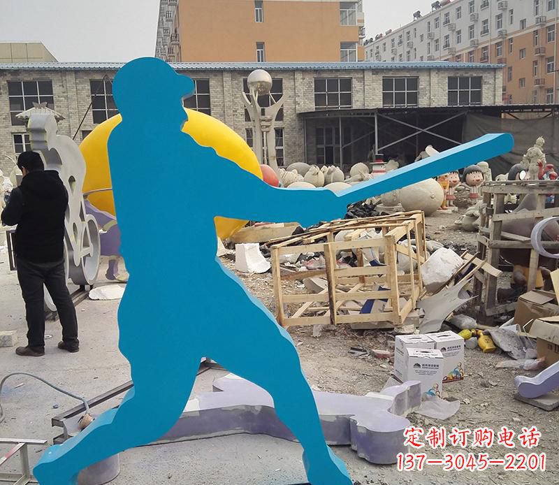 青海公园不锈钢打棒球雕塑2