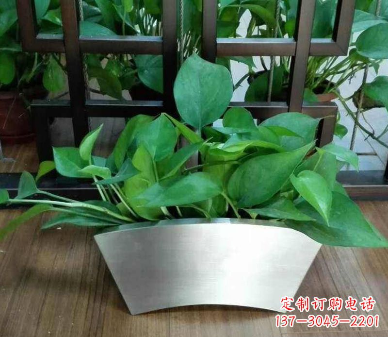 青海高质量不锈钢花盆雕塑,享受自然完美烘托