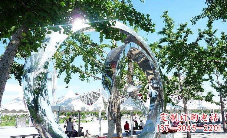 青海高端实木不锈钢镀层圆环雕塑