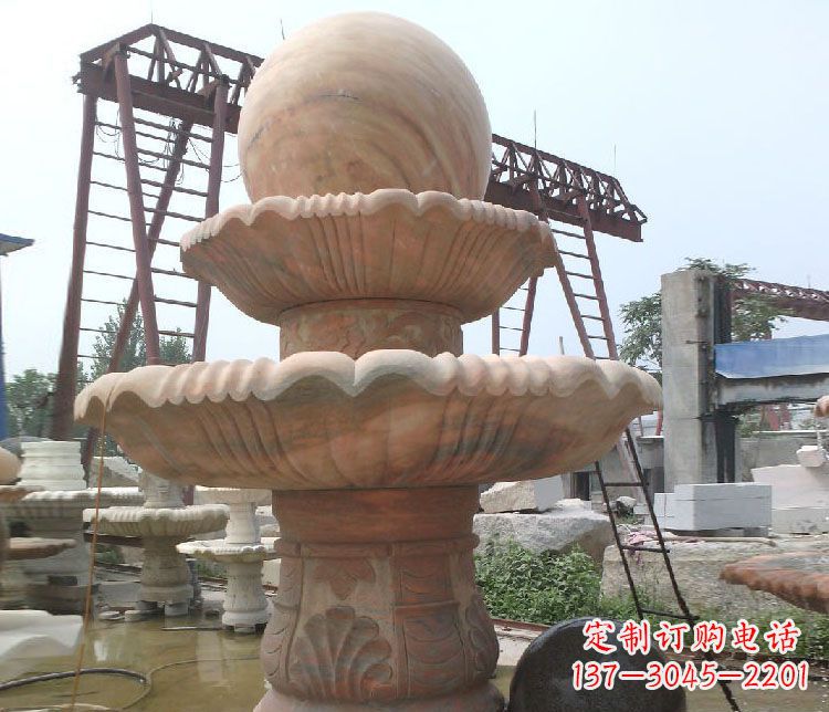 青海绚丽多彩的风水球雕塑