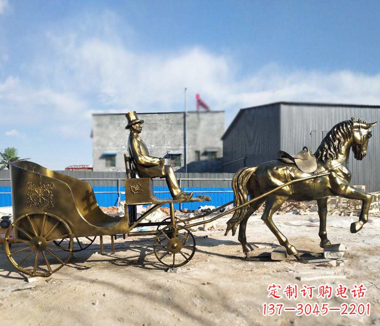 青海公园景观坐着马车的人物铜雕