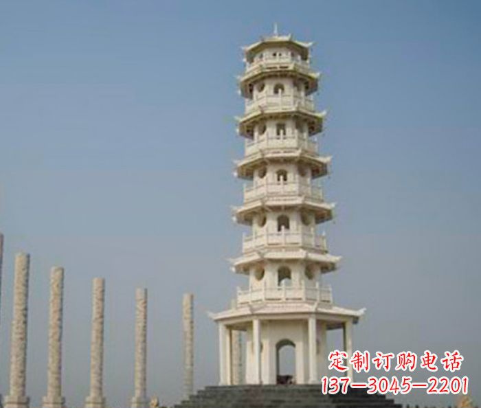 青海多层宝塔石雕:极致精美的雕塑艺术