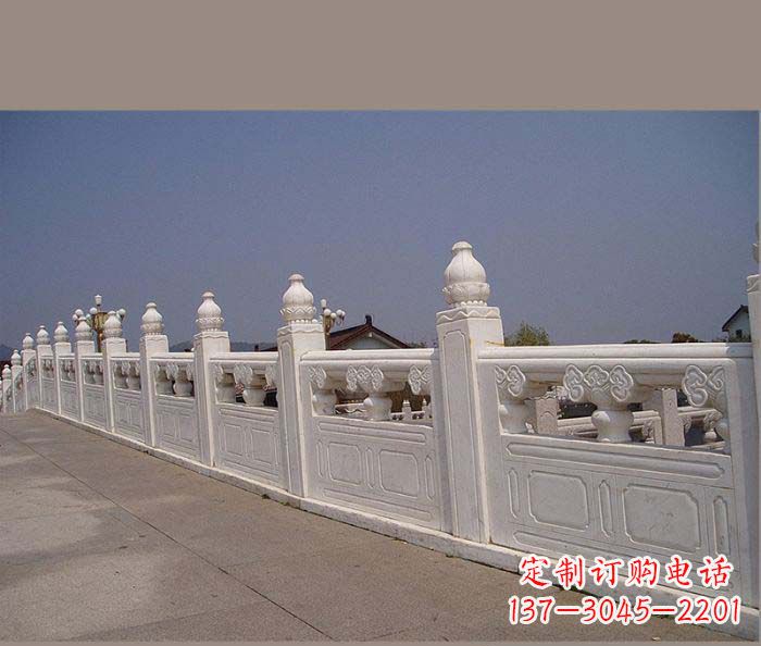 青海景区创意栏板石雕是由中领雕塑定制制作的一…