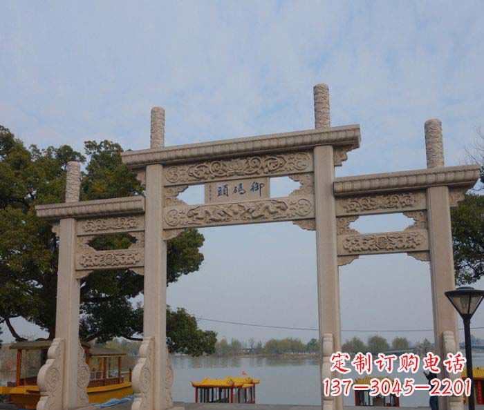 青海景区三门古典牌坊石雕