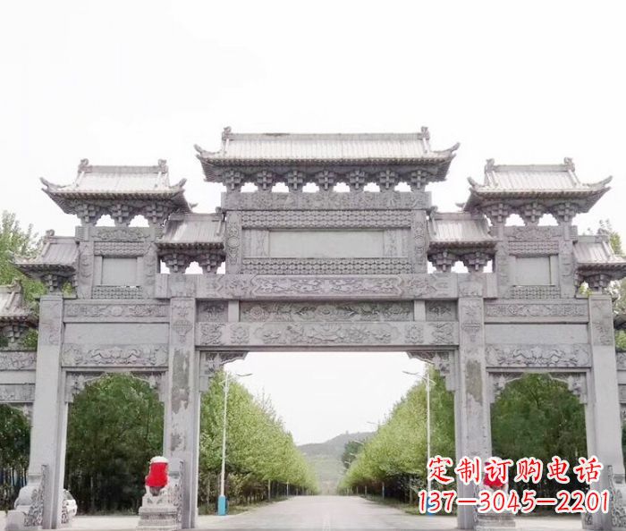青海三门石雕牌坊,独具特色的地标雕塑
