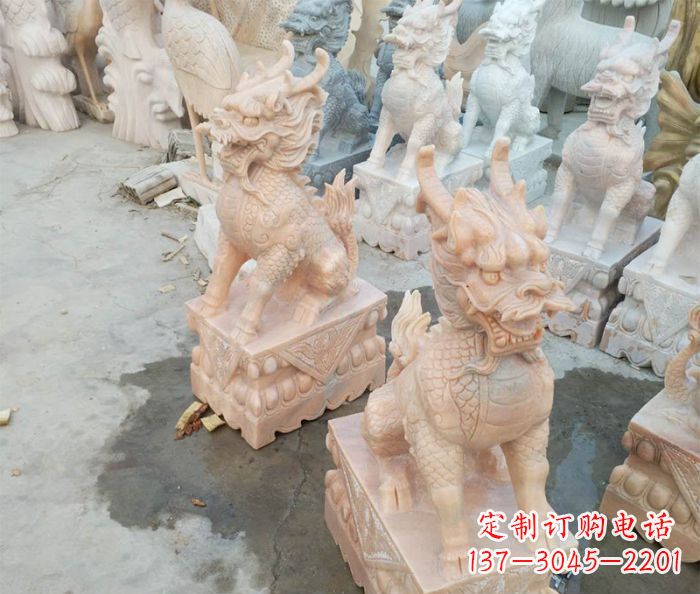 青海华丽夺目,雕琢精美的麒麟石雕