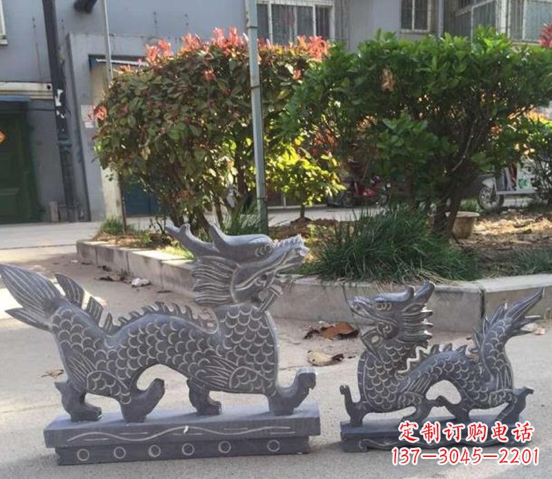 青海青石雕刻母子龙是由中领雕塑工厂家生产的一…